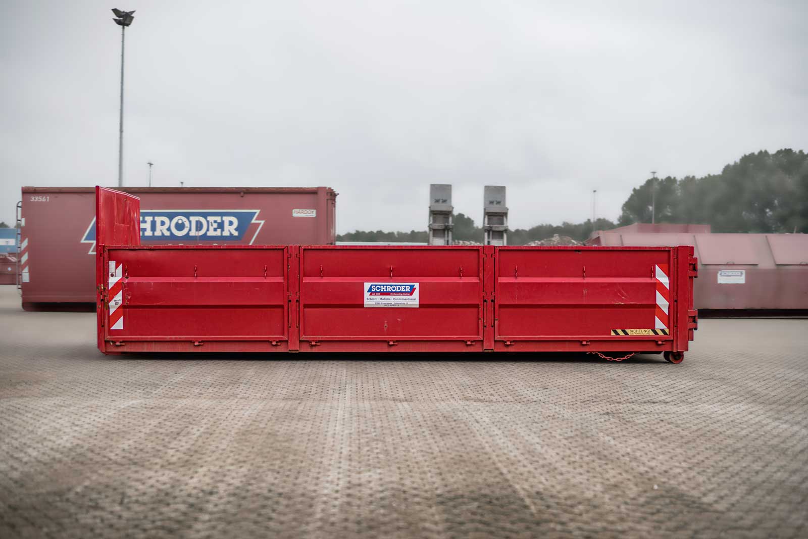 Abrollcontainer 16m³ geschlossen mit 6 Deckeln - Fa. Schröder Schrott & Metalle GmbH, Bremerhaven